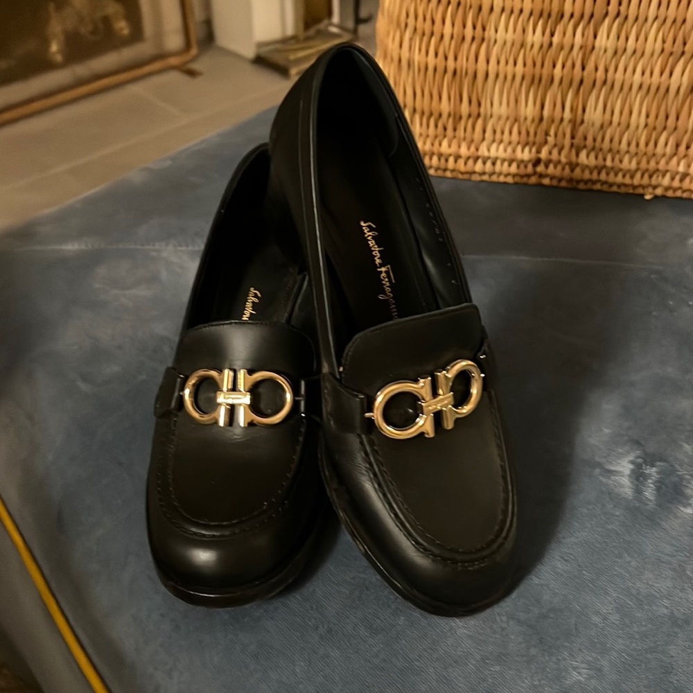 Beautiful Ferragamo heeled shoe.  Ideal for pants or jeans.  Terrific shape.